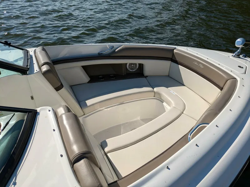 Slide: The Image of Sea Ray 270 SLX 2013 - 6