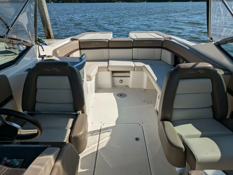 Slide: The Image of Sea Ray 270 SLX 2013 - 8