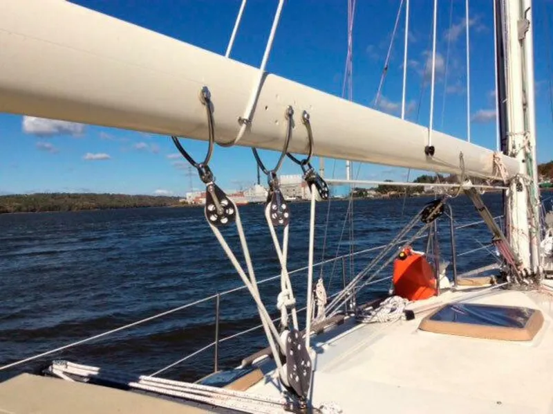Slide: The Image of Brewer STEEL HULL Kaiulani 1988 - 10