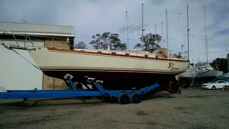Slide: The Image of Brewer STEEL HULL Kaiulani 1988 - 35