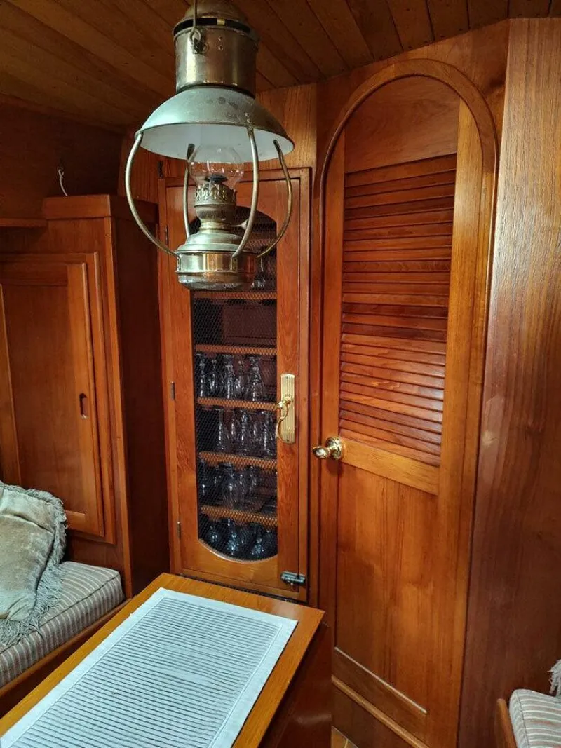 Slide: The Image of Brewer STEEL HULL Kaiulani 1988 - 61