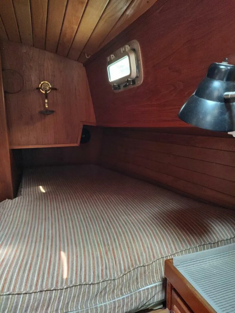 Slide: The Image of Brewer STEEL HULL Kaiulani 1988 - 62