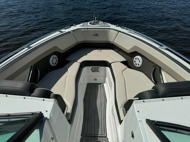 Slide: The Image of Monterey 278 SS 2022 - 13
