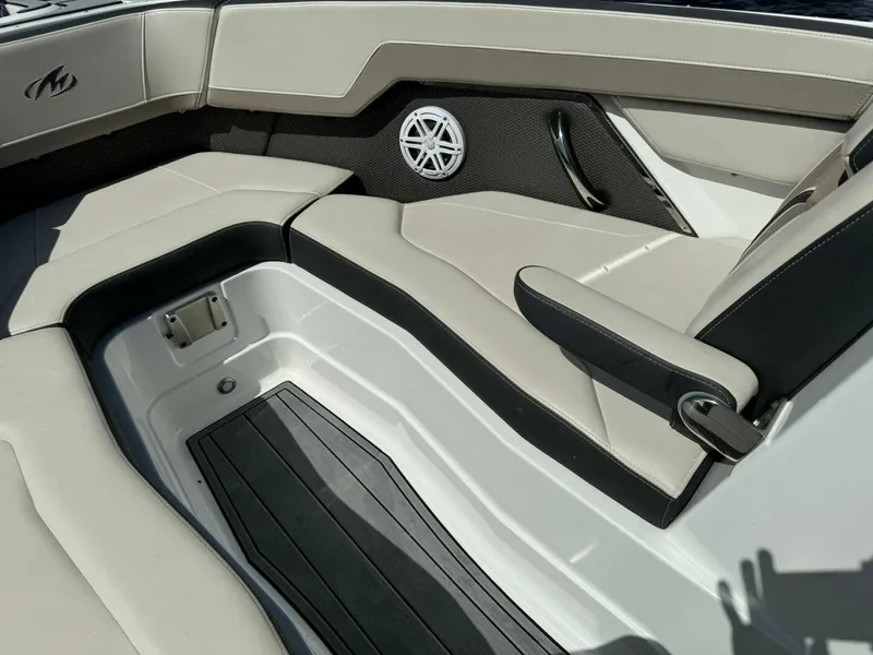 Slide: The Image of Monterey 278 SS 2022 - 14
