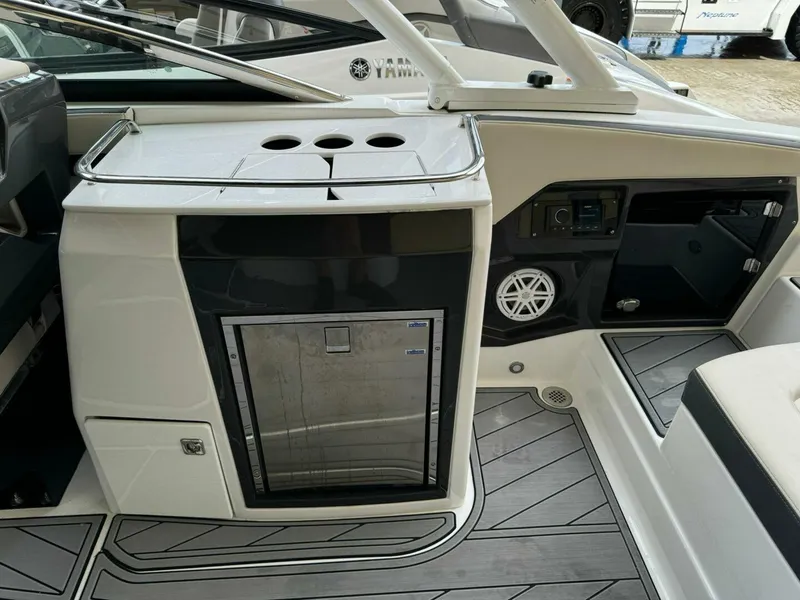 Slide: The Image of Monterey 278 SS 2022 - 20