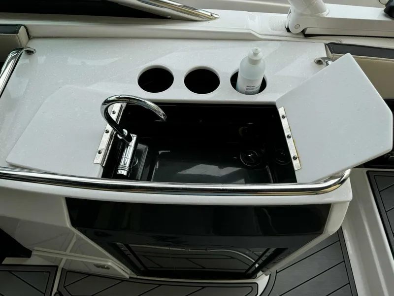 Slide: The Image of Monterey 278 SS 2022 - 22