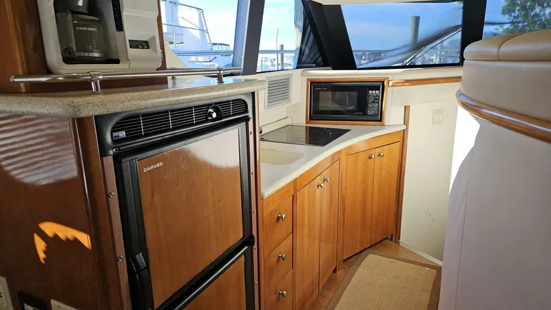 Slide: The Image of Carver Yachts 450 Voyager 2000 - 10