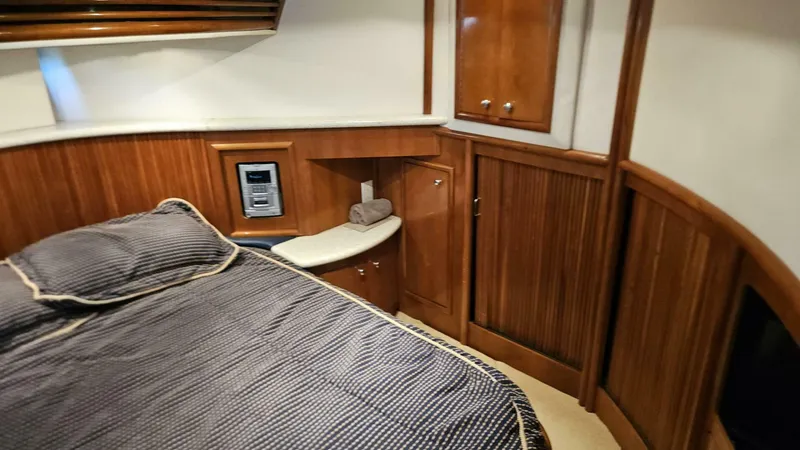 Slide: The Image of Carver Yachts 450 Voyager 2000 - 11