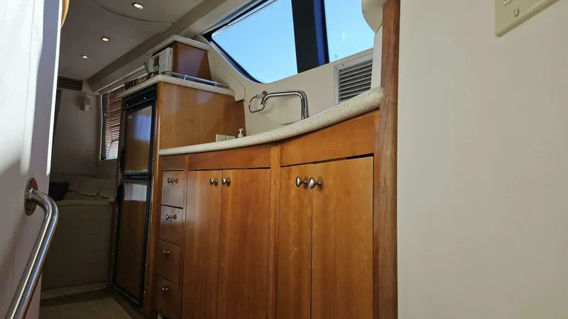 Slide: The Image of Carver Yachts 450 Voyager 2000 - 12