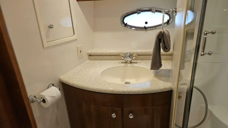 Slide: The Image of Carver Yachts 450 Voyager 2000 - 16