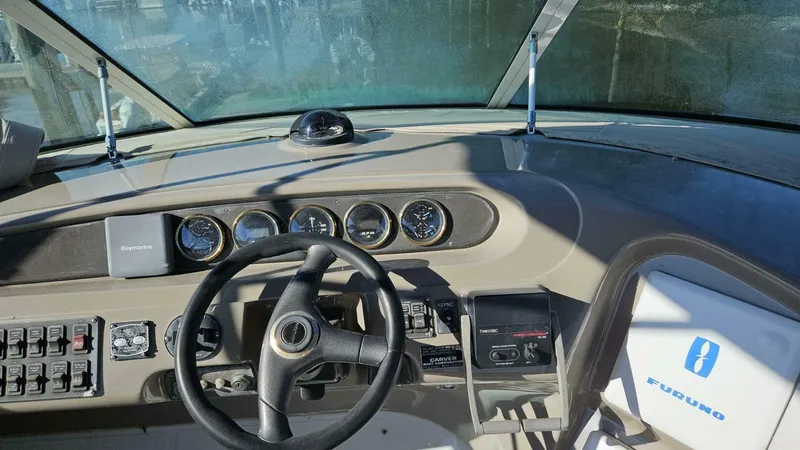 Slide: The Image of Carver Yachts 450 Voyager 2000 - 27