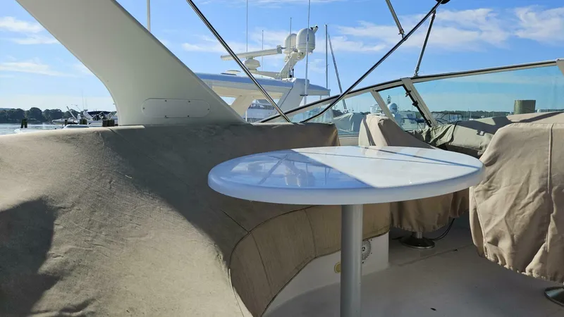 Slide: The Image of Carver Yachts 450 Voyager 2000 - 28