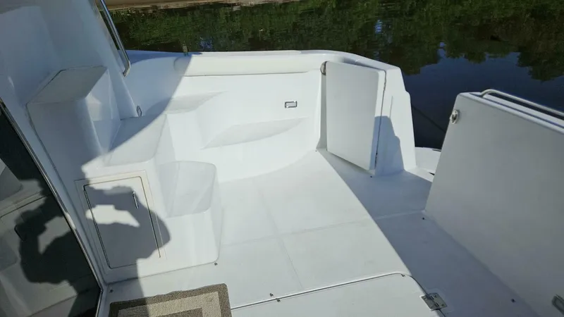 Slide: The Image of Carver Yachts 450 Voyager 2000 - 29