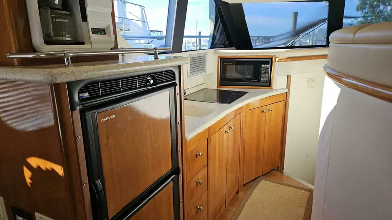 Slide: The Image of Carver Yachts 450 Voyager 2000 - 7