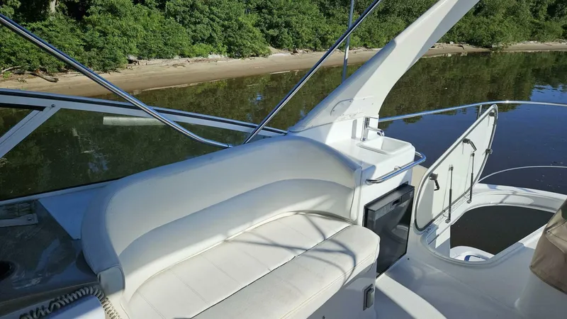 Slide: The Image of Carver Yachts 450 Voyager 2000 - 9