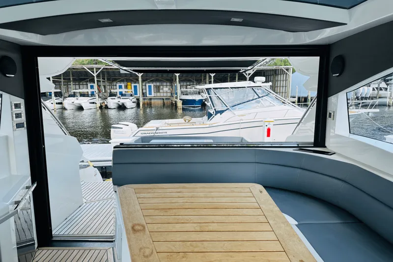 Slide: The Image of Galeon 485 HTS 2018 - 17