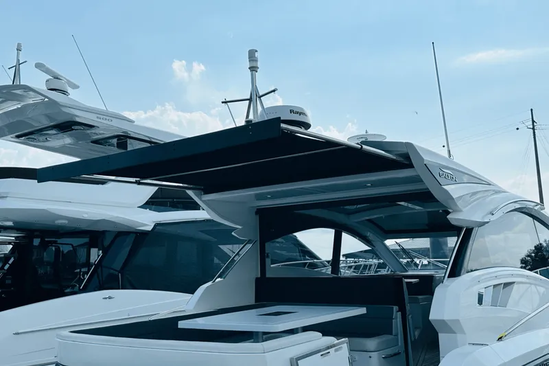 Slide: The Image of Galeon 485 HTS 2018 - 19
