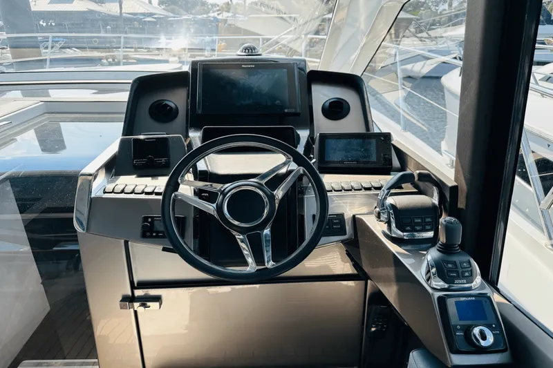 Slide: The Image of Galeon 485 HTS 2018 - 25