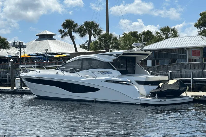 Slide: The Image of Galeon 485 HTS 2018 - 3
