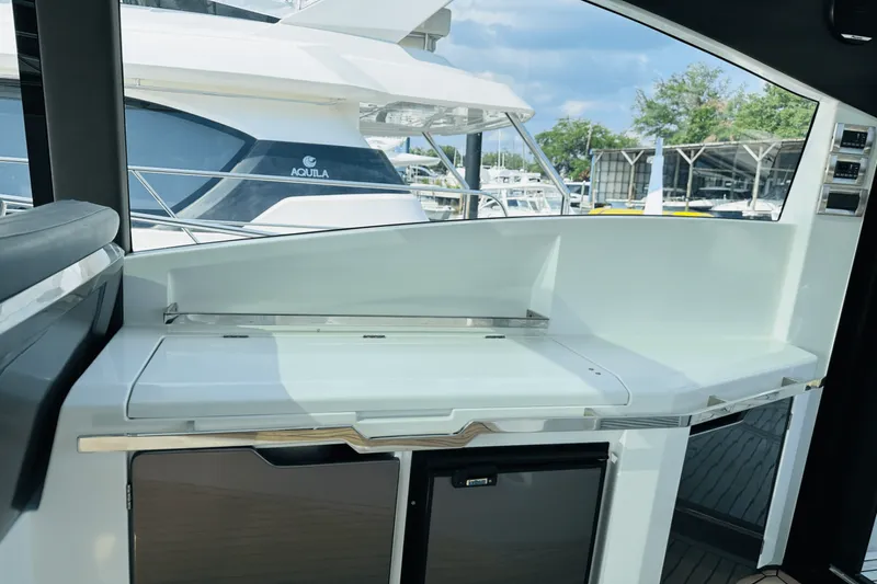Slide: The Image of Galeon 485 HTS 2018 - 36