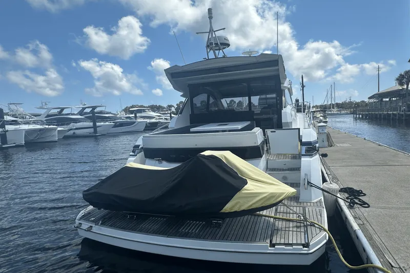 Slide: The Image of Galeon 485 HTS 2018 - 5