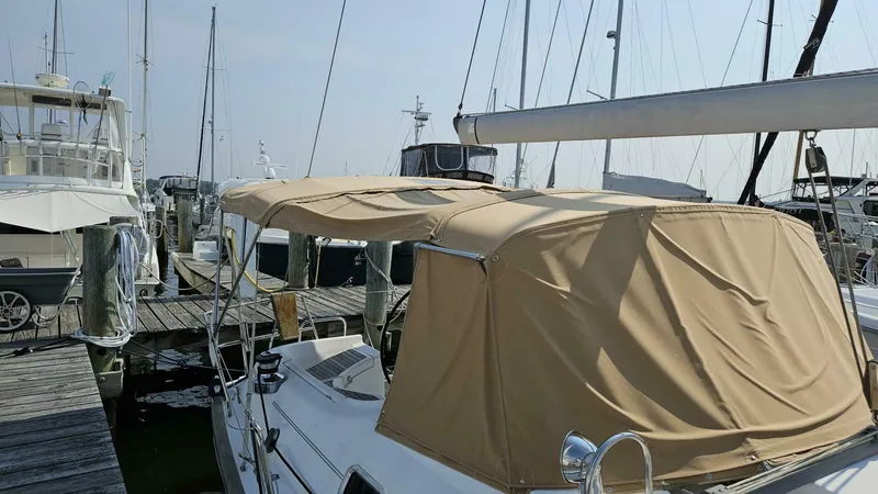 Slide: The Image of Beneteau Limited Edition 411 2002 - 10