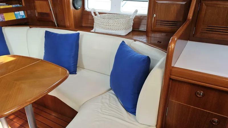 Slide: The Image of Beneteau Limited Edition 411 2002 - 11