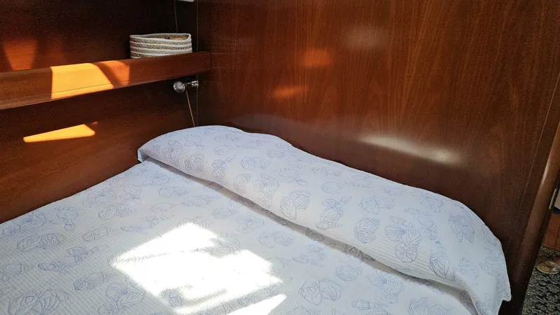 Slide: The Image of Beneteau Limited Edition 411 2002 - 2