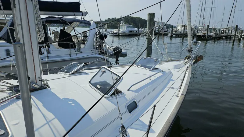 Slide: The Image of Beneteau Limited Edition 411 2002 - 36