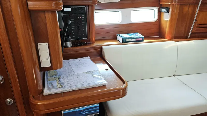 Slide: The Image of Beneteau Limited Edition 411 2002 - 5