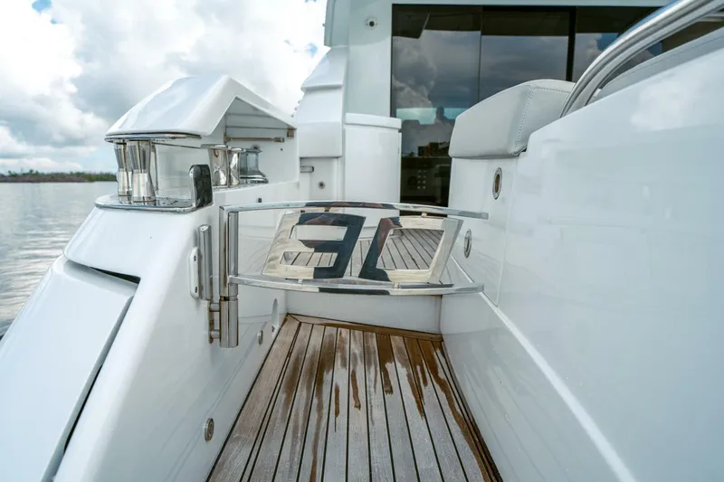Slide: The Image of Pershing 80 2010 - 13