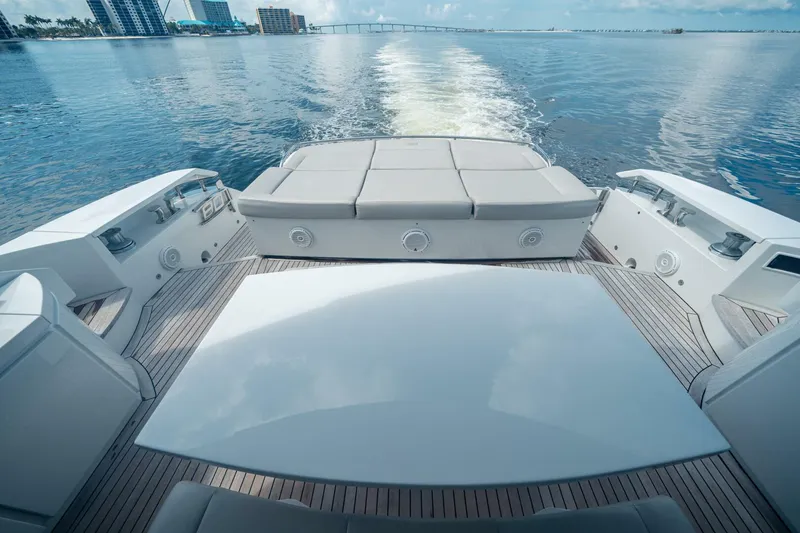 Slide: The Image of Pershing 80 2010 - 16