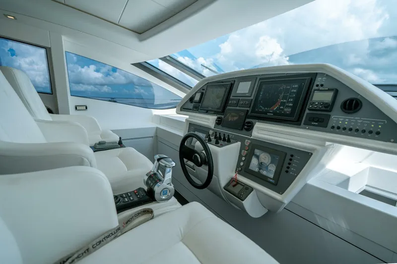 Slide: The Image of Pershing 80 2010 - 35