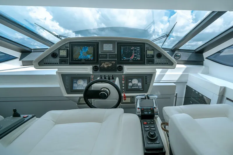 Slide: The Image of Pershing 80 2010 - 37
