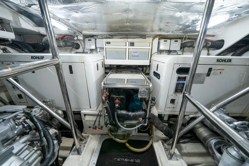 Slide: The Image of Pershing 80 2010 - 65