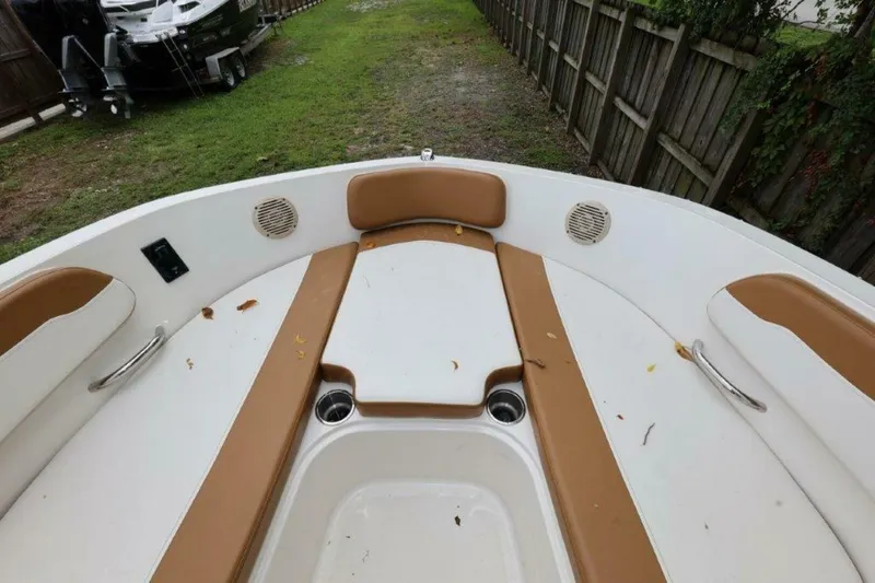 Slide: The Image of Bayliner VR5 Bowrider OB 2019 - 13