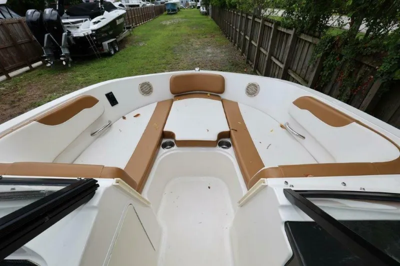 Slide: The Image of Bayliner VR5 Bowrider OB 2019 - 14