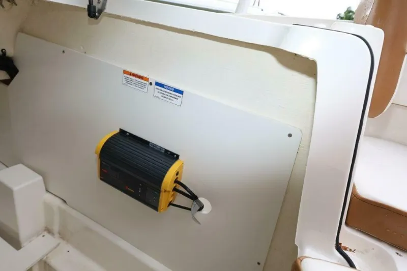 Slide: The Image of Bayliner VR5 Bowrider OB 2019 - 2