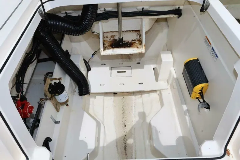 Slide: The Image of Bayliner VR5 Bowrider OB 2019 - 4