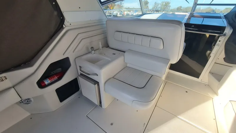 Slide: The Image of Sea Ray 400 Express 1995 - 10