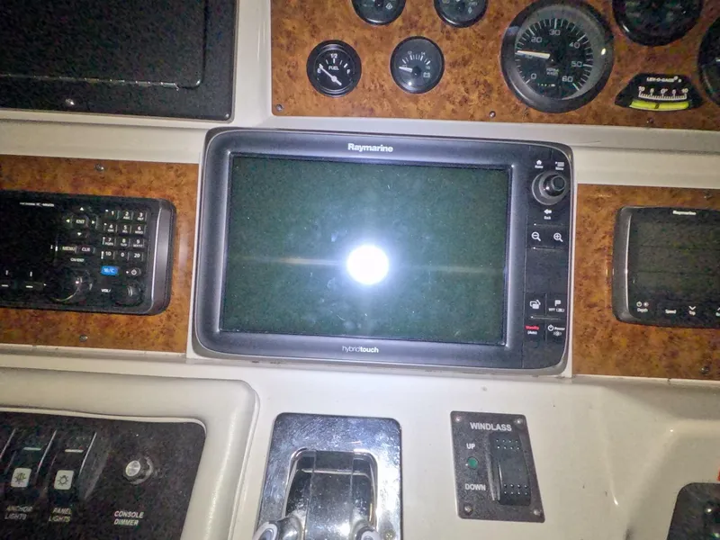 Slide: The Image of Sea Ray 400 Express 1995 - 16