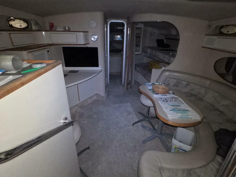 Slide: The Image of Sea Ray 400 Express 1995 - 20
