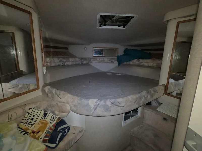 Slide: The Image of Sea Ray 400 Express 1995 - 24