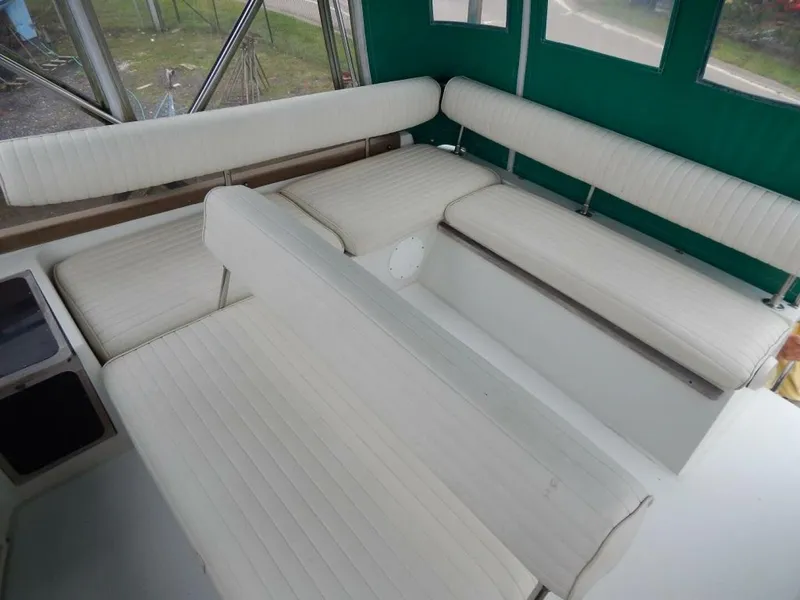 Slide: The Image of Carver Yachts Mariner 2897 1983 - 21