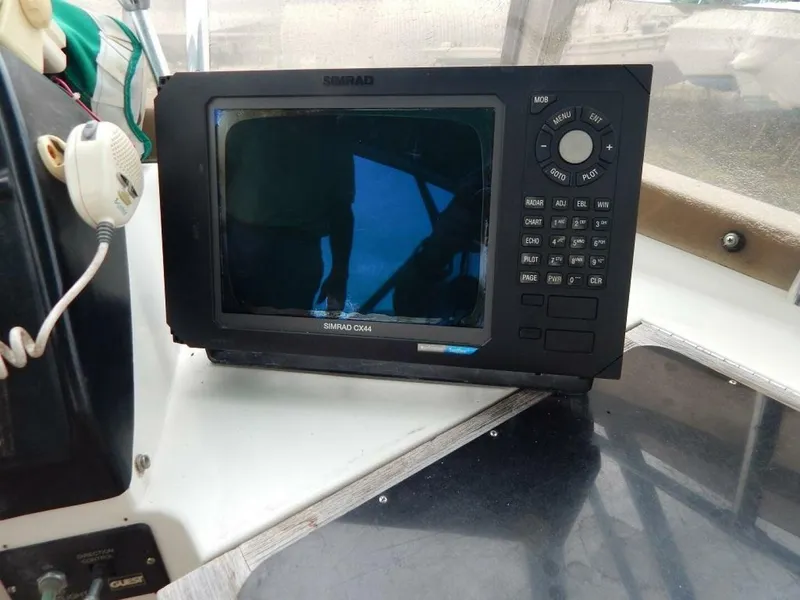 Slide: The Image of Carver Yachts Mariner 2897 1983 - 23