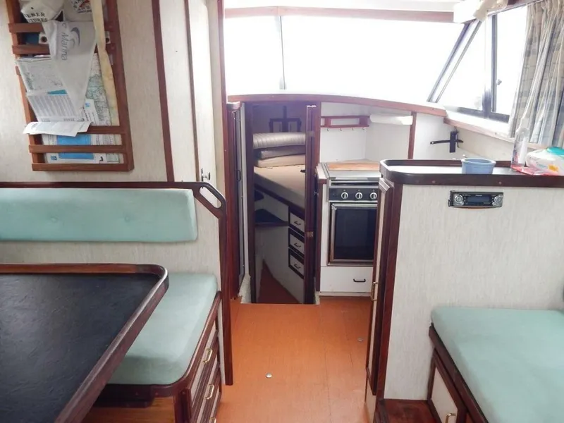 Slide: The Image of Carver Yachts Mariner 2897 1983 - 3