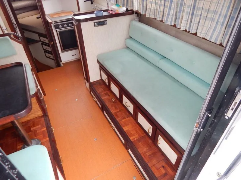 Slide: The Image of Carver Yachts Mariner 2897 1983 - 4