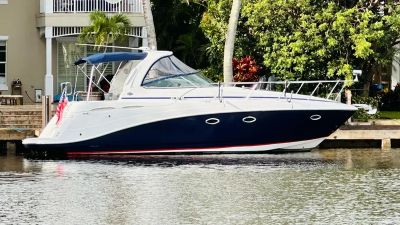 The Image of Rinker 350 Express Cruiser 2007 - 0