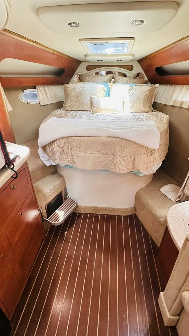 Slide: The Image of Rinker 350 Express Cruiser 2007 - 11