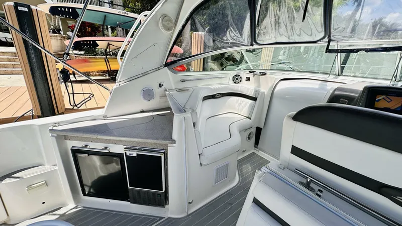 Slide: The Image of Rinker 350 Express Cruiser 2007 - 8